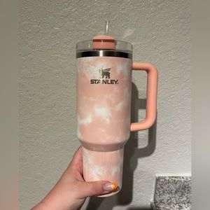 ❌SOLD❌ STANLEY 40OZ QUENCHER - PEACH TIE DYE